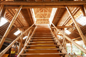 世界一周で訪れたインドネシア・バリ・エコリゾート Bambu Indah(バンブーインダー)　竹の階段