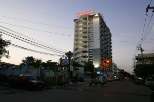 タイ・バンコク・バンカピのローカルゲストハウス ハッピーランドマンション