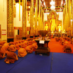 タイ・チェンマイの寺院　ワット・チェディルアン Wat Chedi Luangのお坊さん