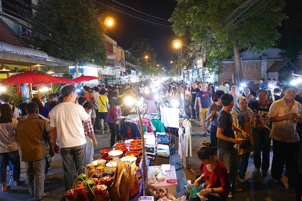 タイ・チェンマイ・サンデーマーケット