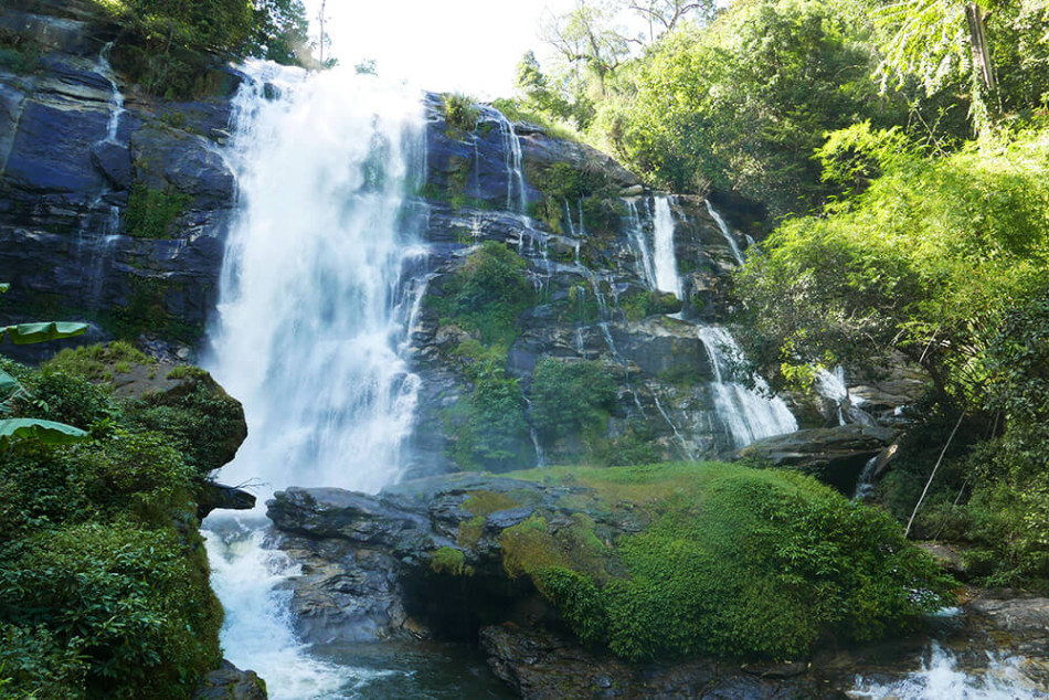 世界一周で訪れたタイ・チェンマイのワチラターン滝 Wachirathan Waterfall